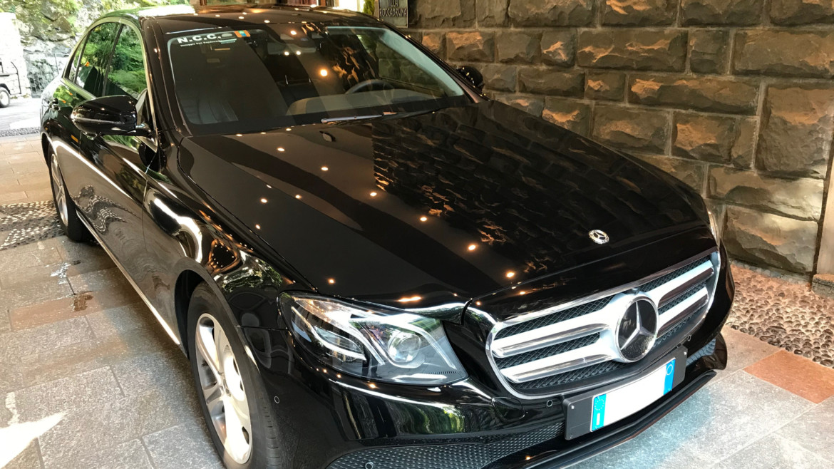 Autovettura lusso antonio bianco